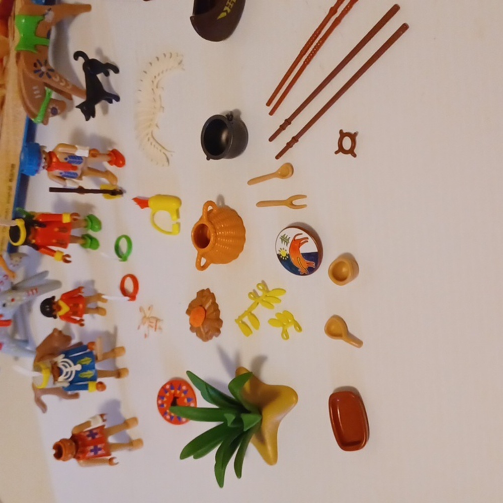USED VINTAGE 1988 PLAYMOBILE #3733 INDIAN VILLAGE WITH BOX - Picture 9 of 10